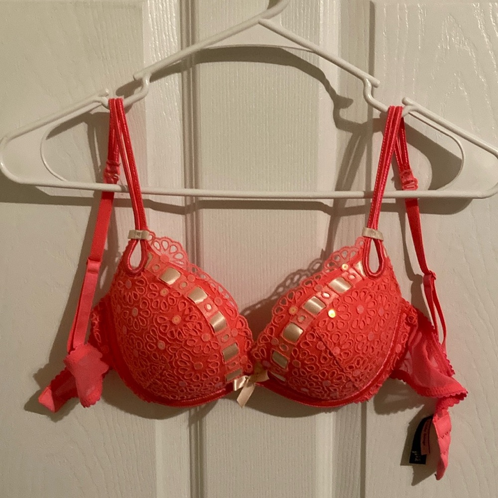 Victoria’s Secret Push Up Bra 34B